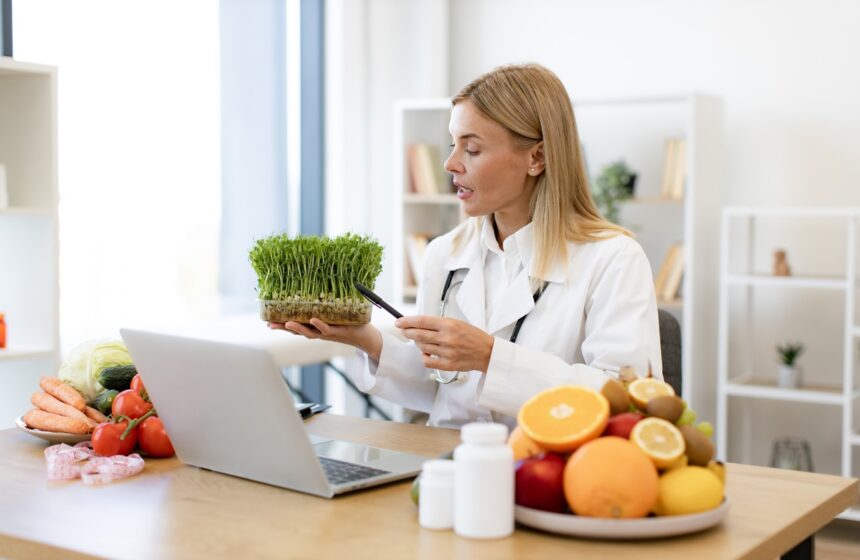 Exploring Essential Qualities: 8 Factors to Consider When Choosing a Holistic Nutritionist